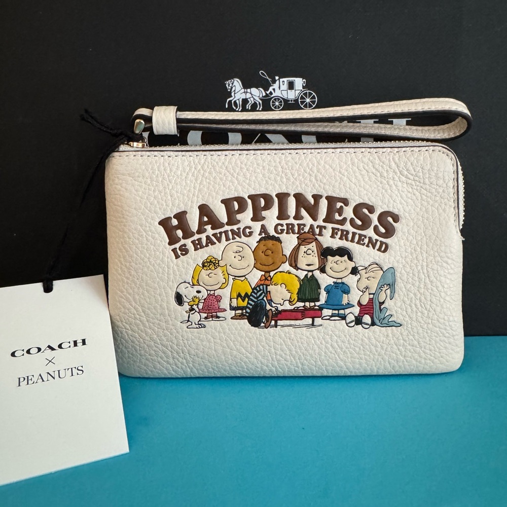 NWT Coach X Peanuts Corner Zip Wristlet In Leather/Gold/Chalk Multi